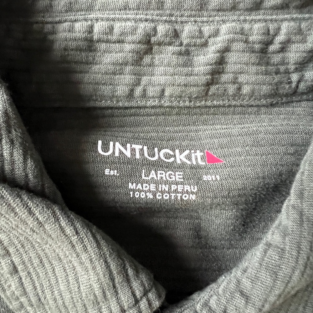 Untuckit Green Button down - Picture 2 of 3